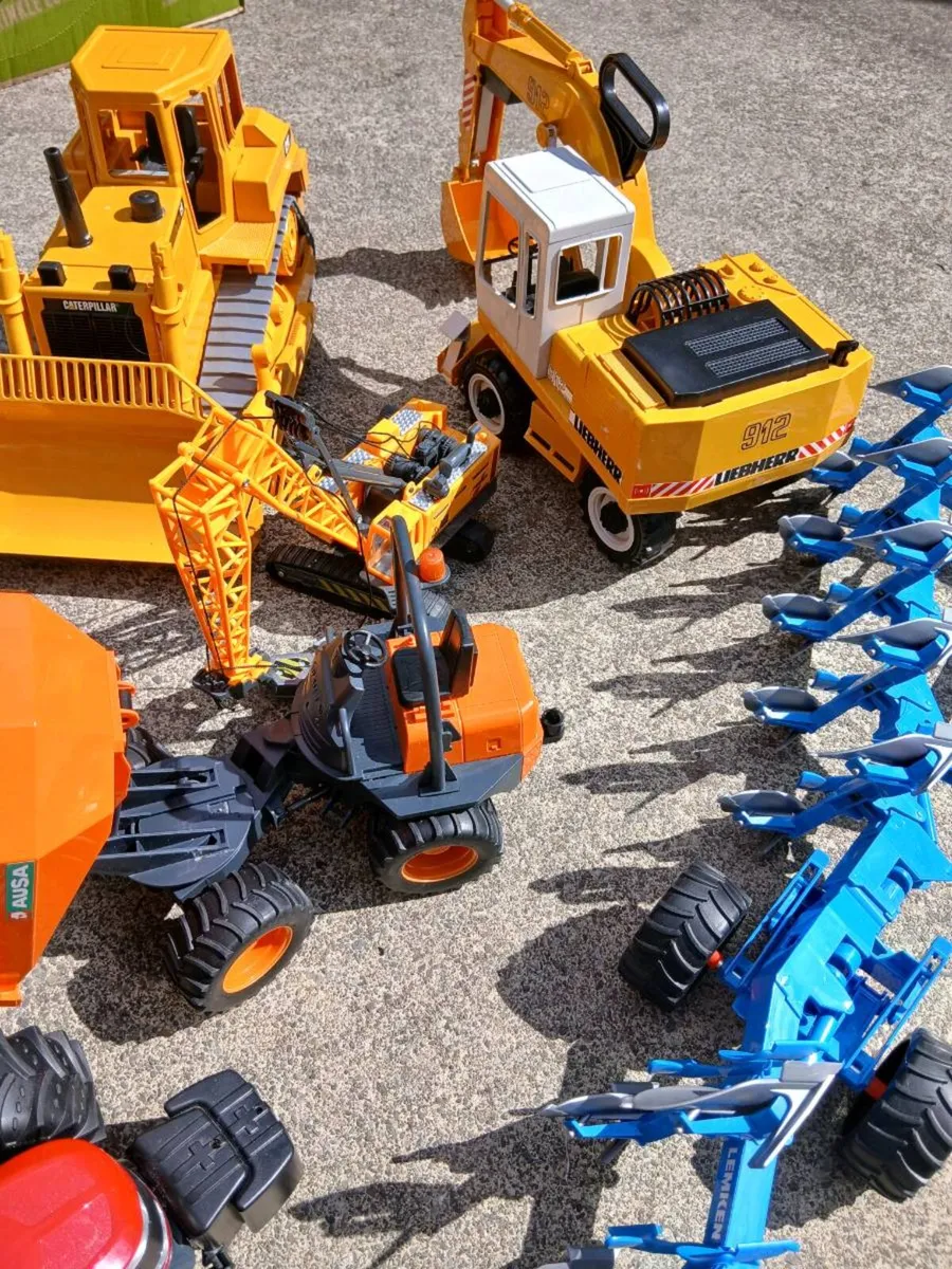 Toys - Image 4