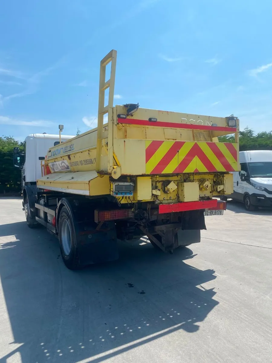 Scania Hotbox Tar Truck - Image 3