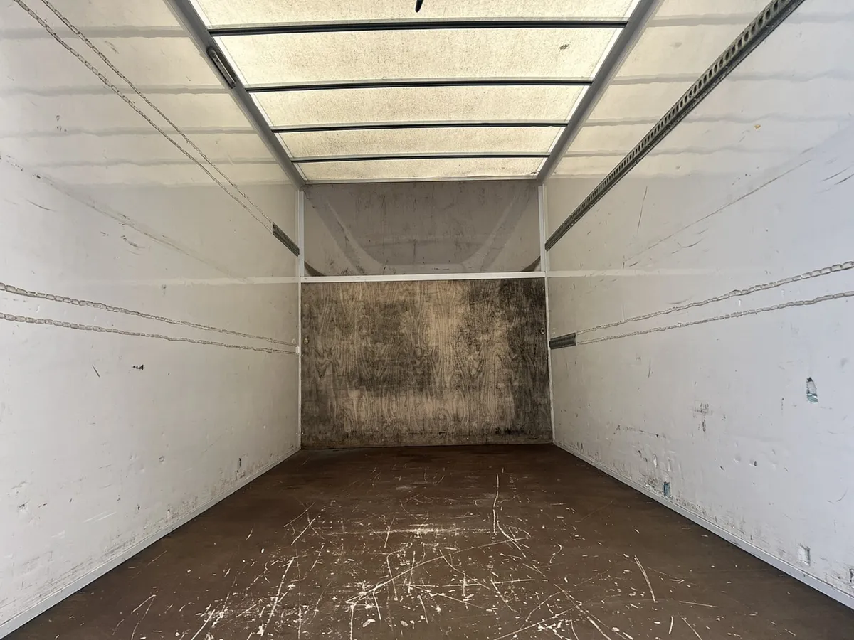 2023 Ford Transit Luton Box Van - Image 3
