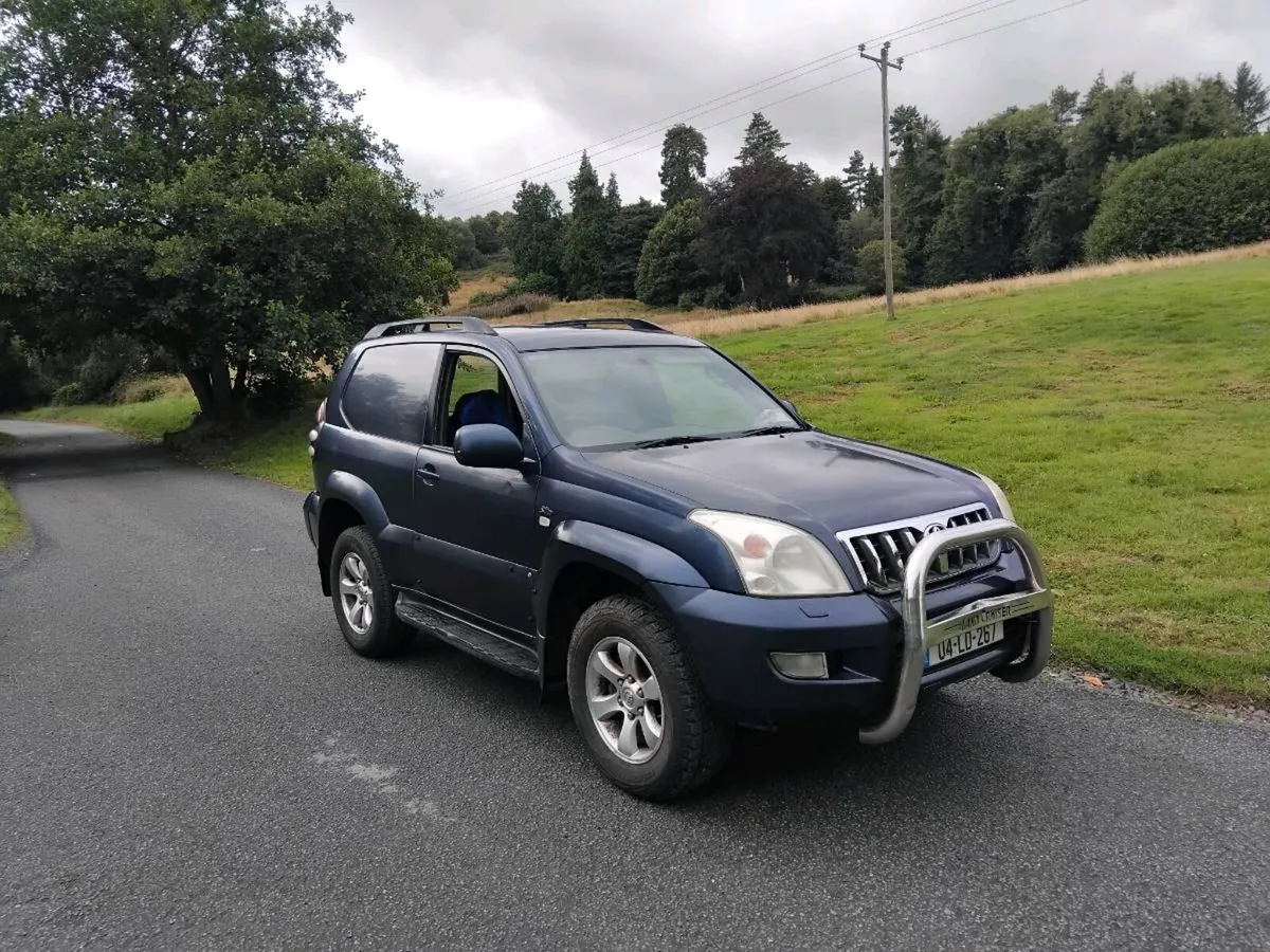 2004 Toyota landcruiser  Tax 10/26 - Image 2