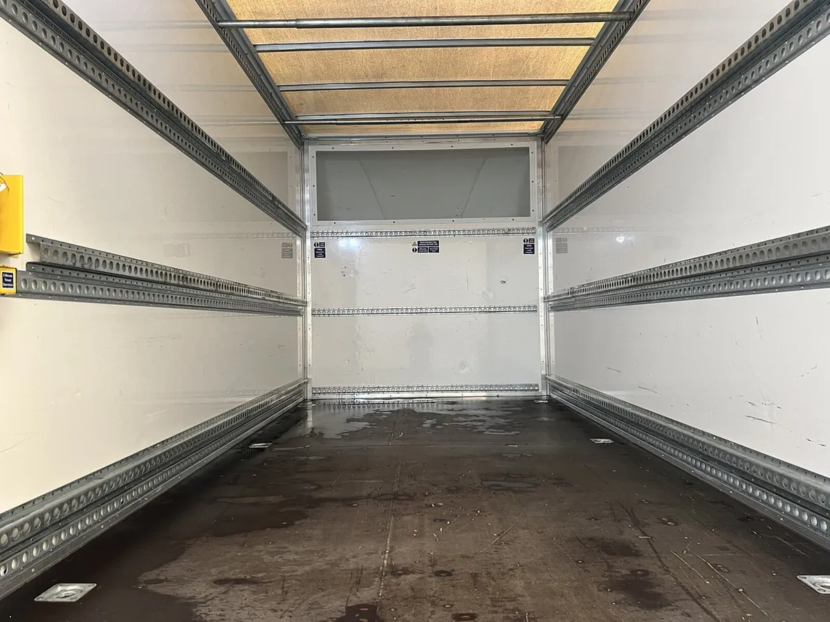 2022 Ford Transit Luton Box Van - Image 3