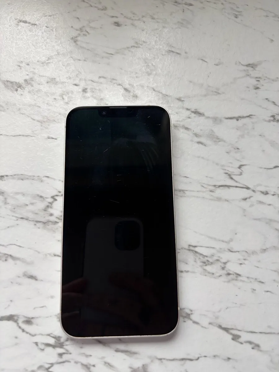 iPhone 14 - Image 2