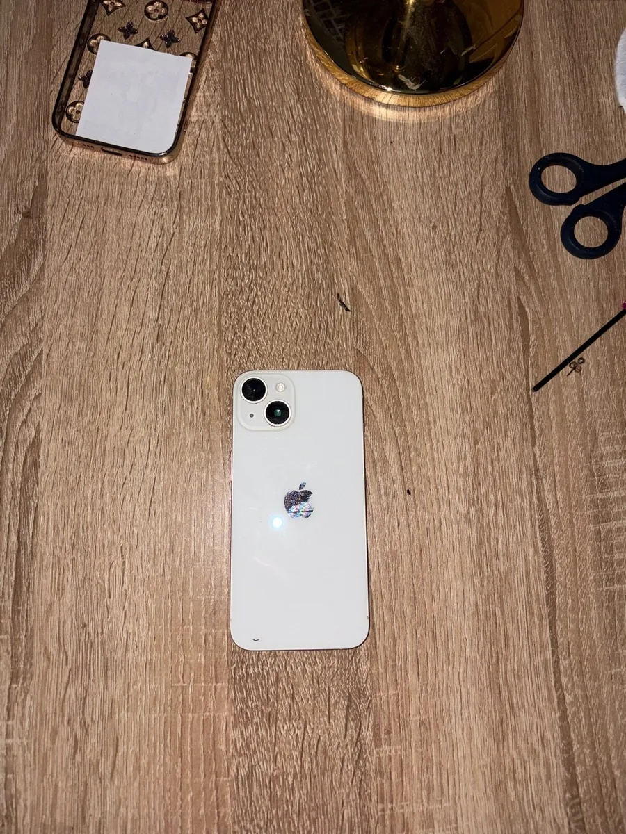 iPhone 14 - Image 3