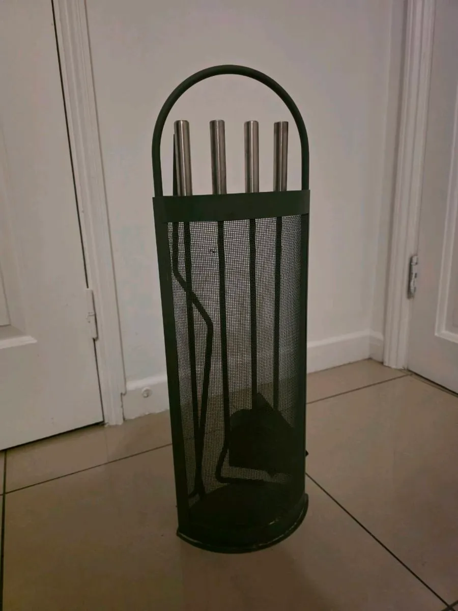 Fireplace tool set - Image 1