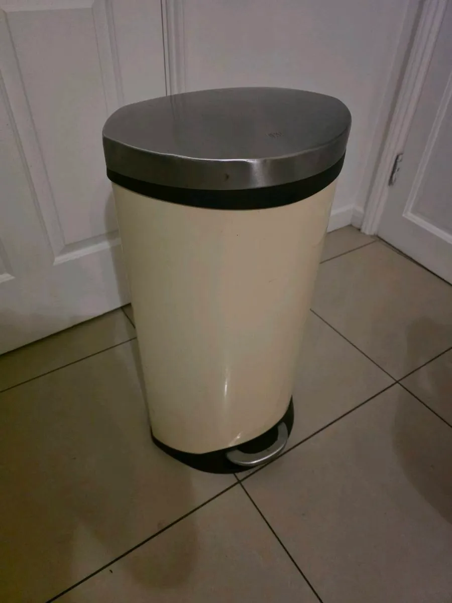 Waste bin - Image 3