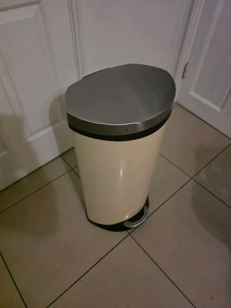 Waste bin - Image 4