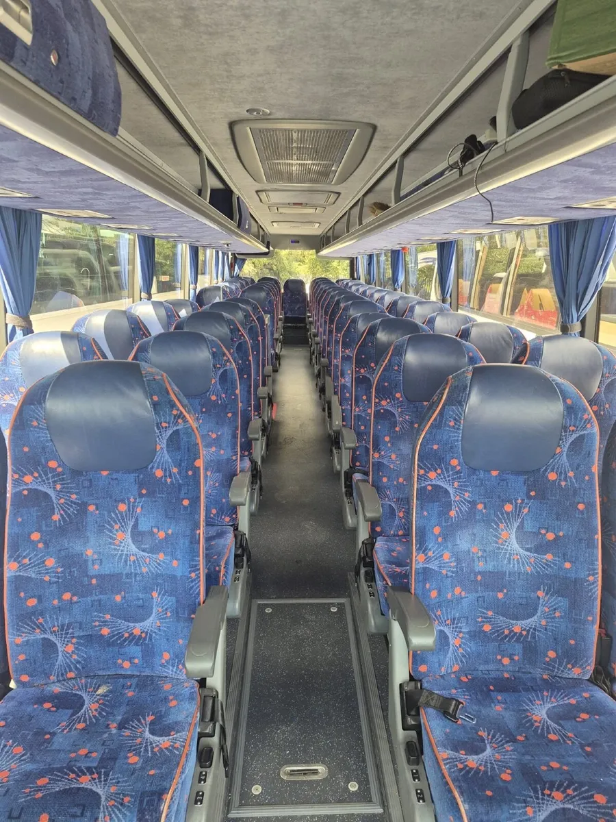 DAF Vanhool coach - Image 2