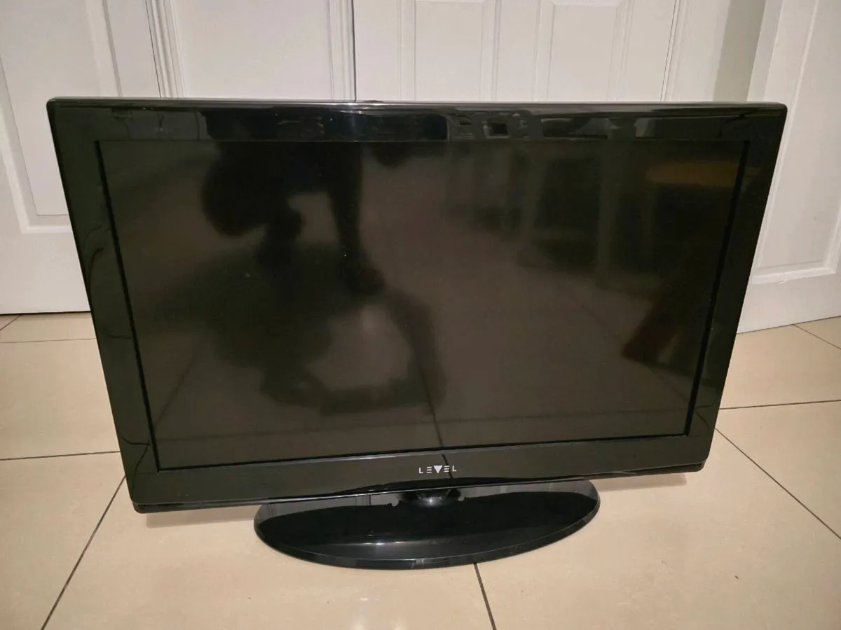 TV Level 32'' - Image 1