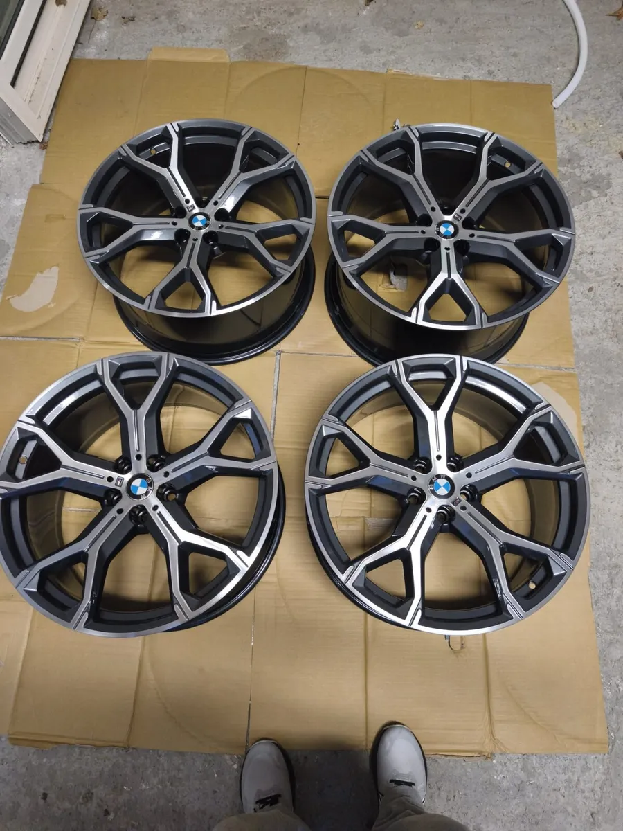 BMW OEM alloys - Image 1