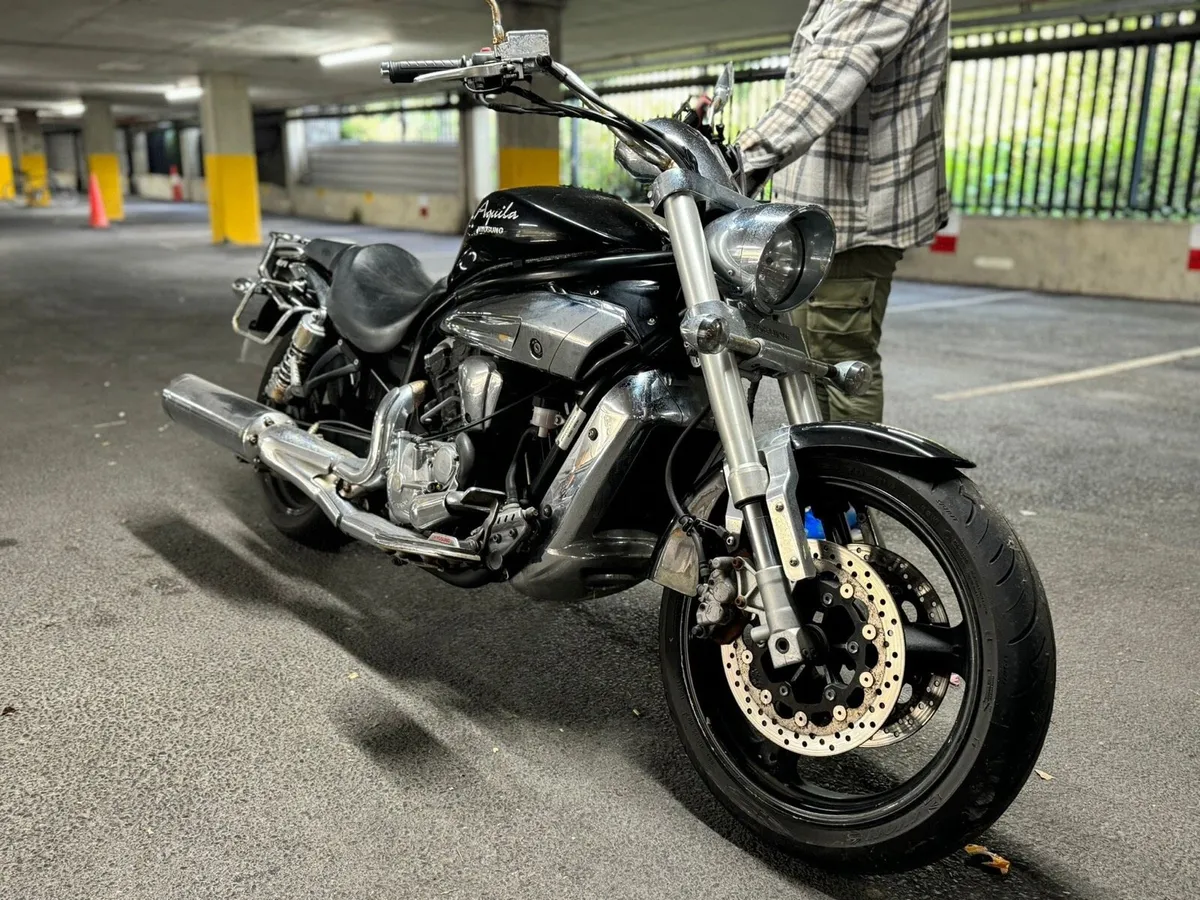 Motorcycle Aquila HYOSUNG GV650 - Image 1