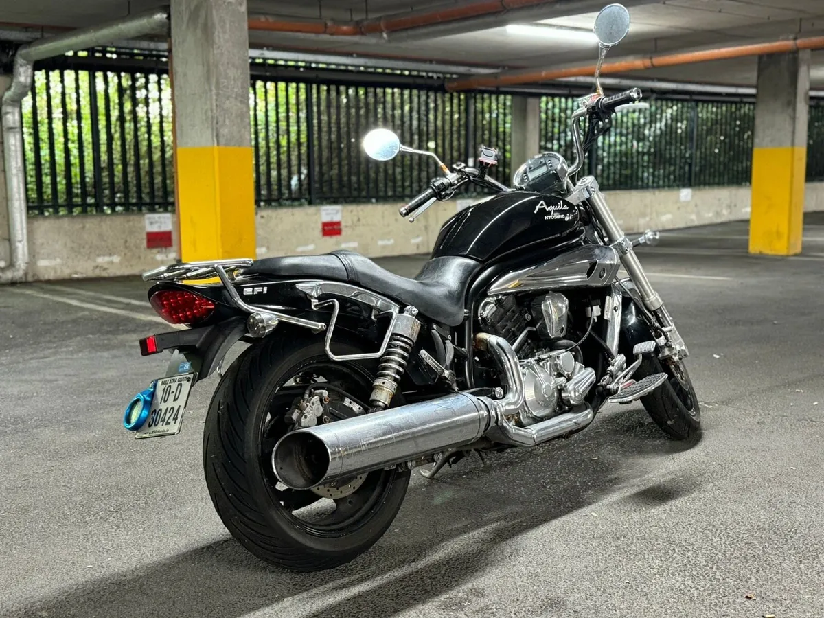 Motorcycle Aquila HYOSUNG GV650 - Image 2
