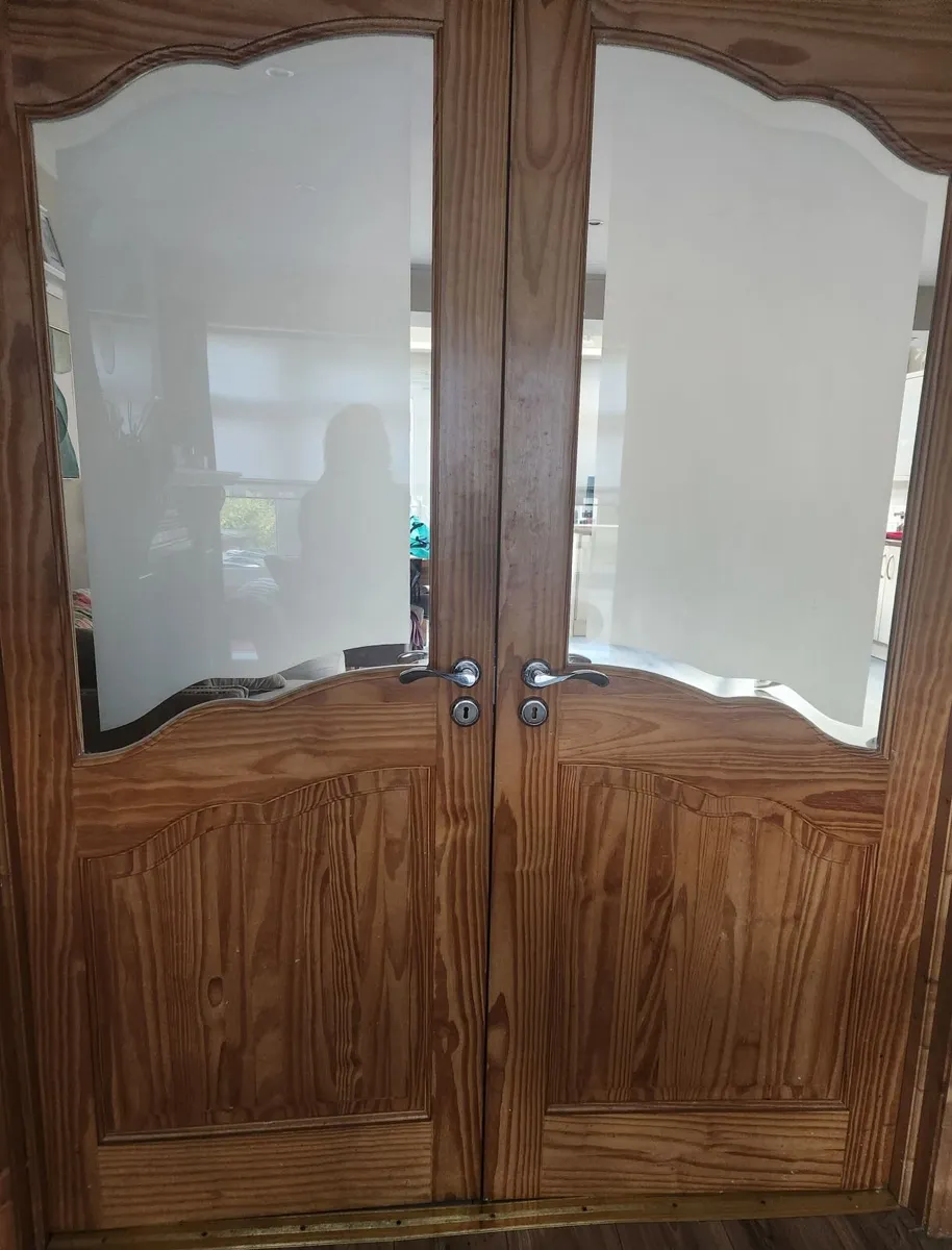 Internal doors - Image 2