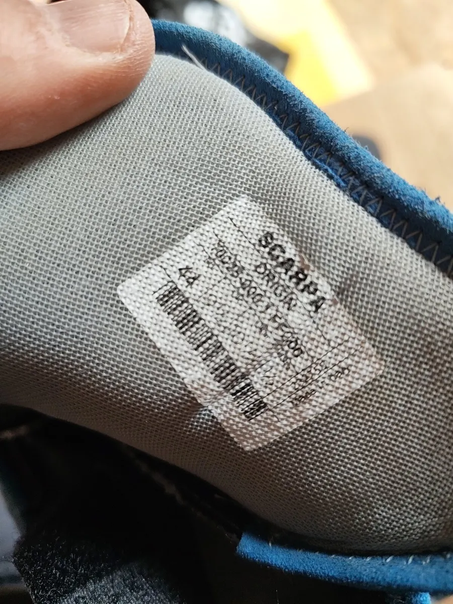 Climbing Shoes - Image 3