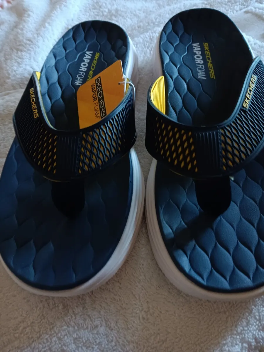 SKECHERS MENS FLIP FLOPS (NEW) - Image 2