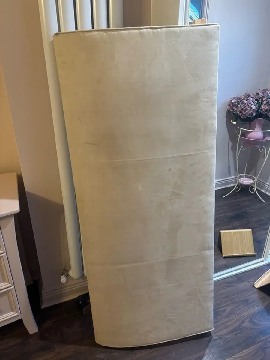 headboard - Image 1