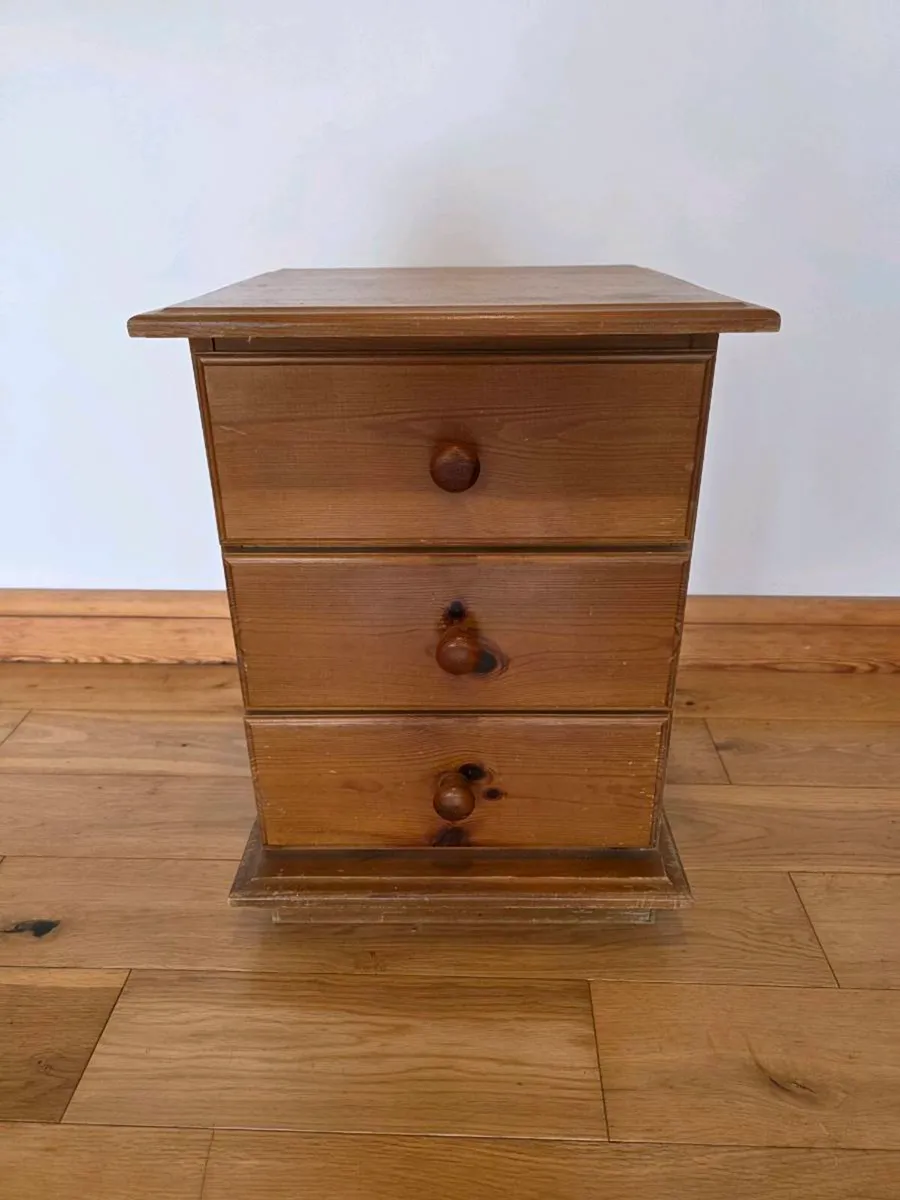 Pine bedside locker - Image 3