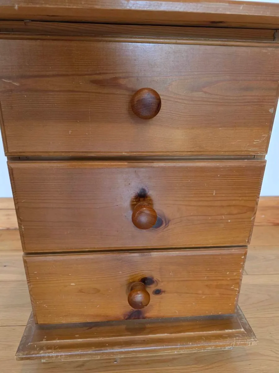 Pine bedside locker - Image 1