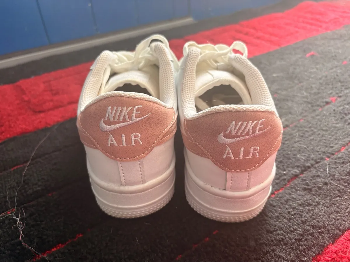 Shoes bundle size 5 - Image 1