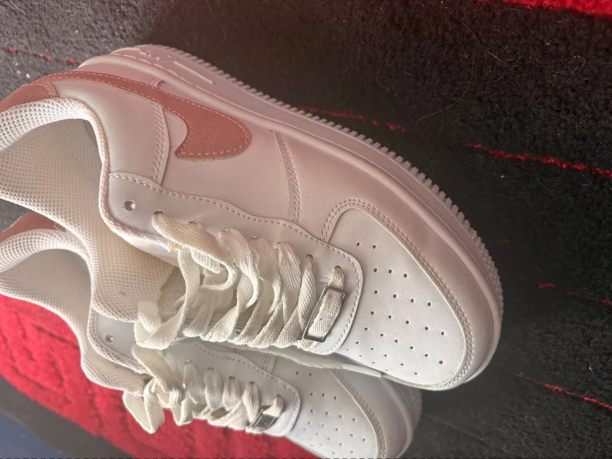 Shoes bundle size 5 - Image 2