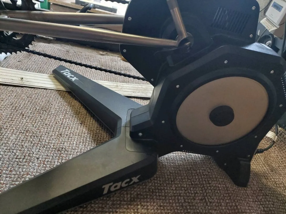 Tacx FLUX S Smart Trainer - Image 3