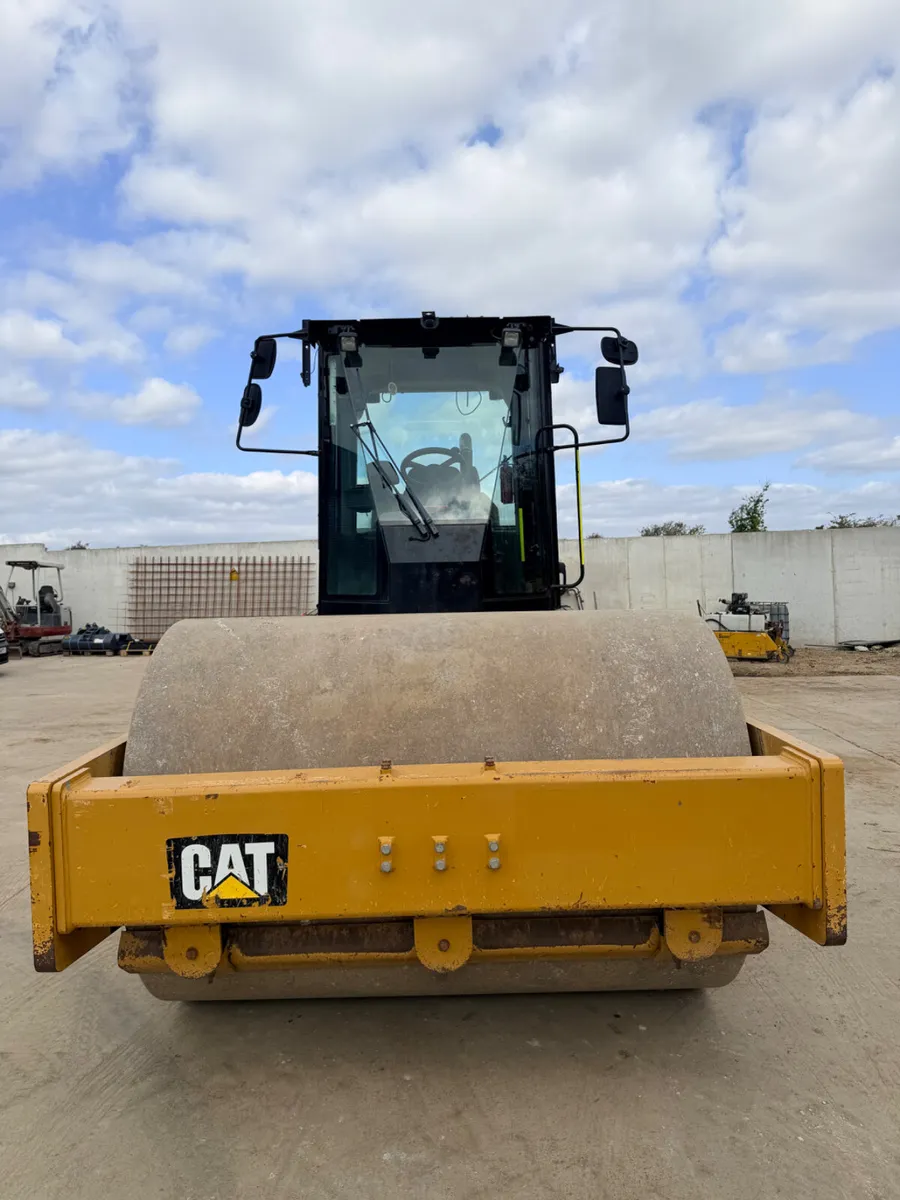 13T ROLLER FOR SELF DRIVE HIRE - Image 4