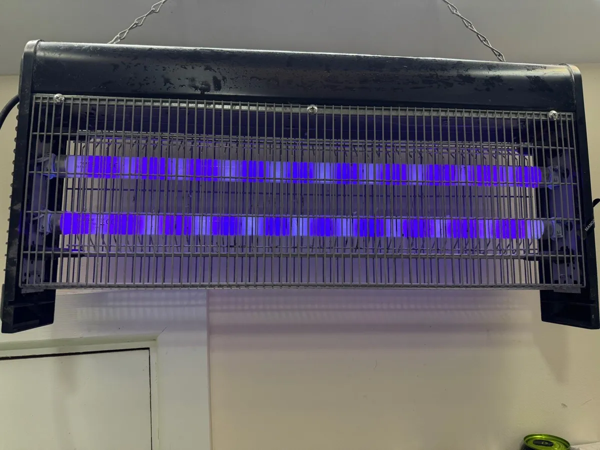 Fly zapper for restaurant or home use - Image 3