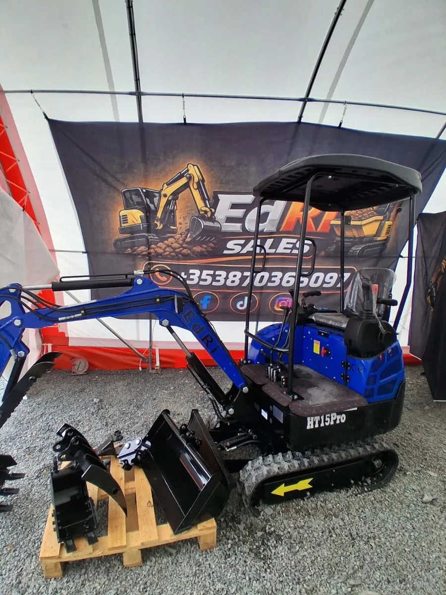 mini digger 1.5t - Image 1