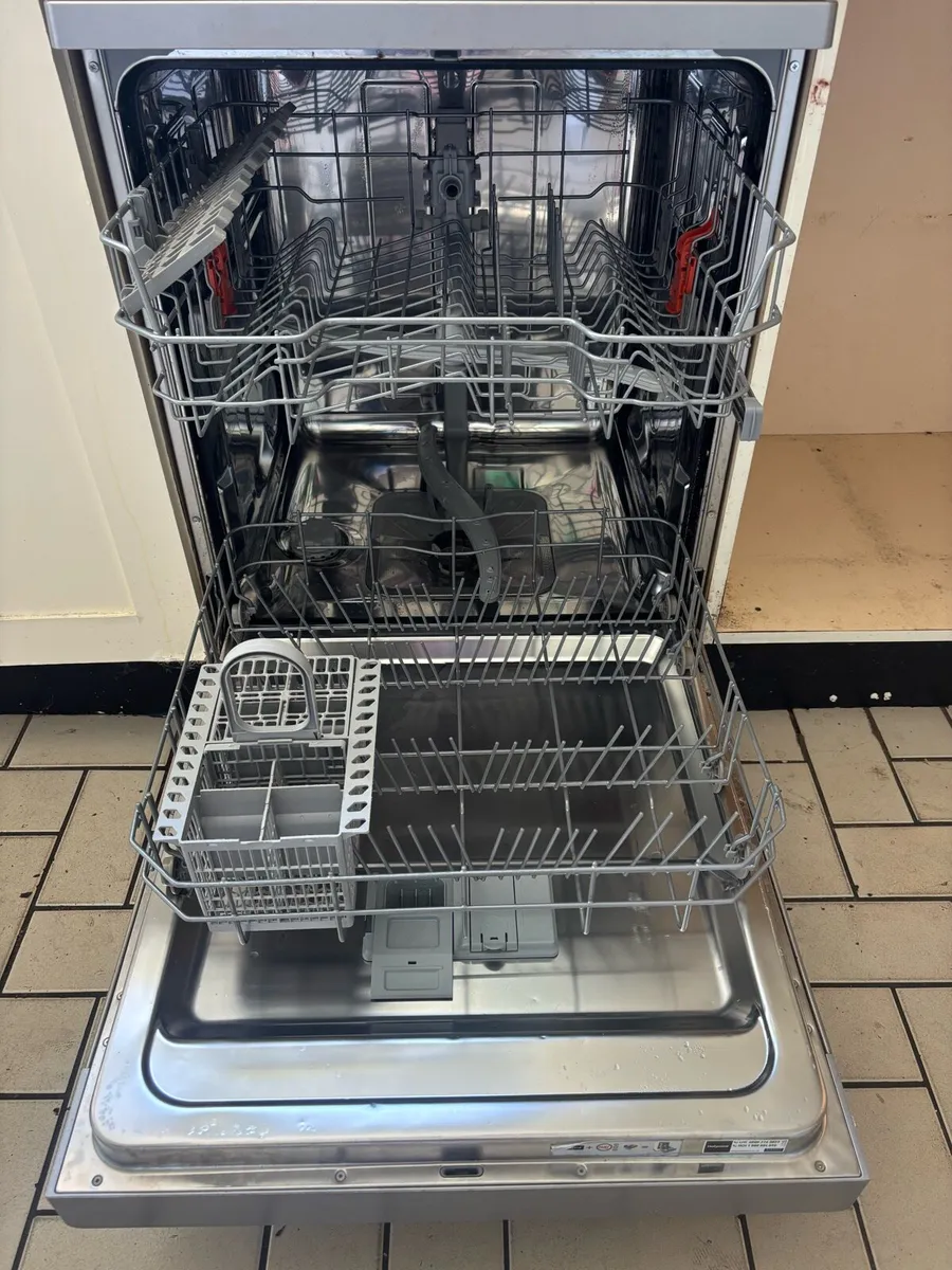 Hot Point A+ Freestanding Dishwasher - Image 2