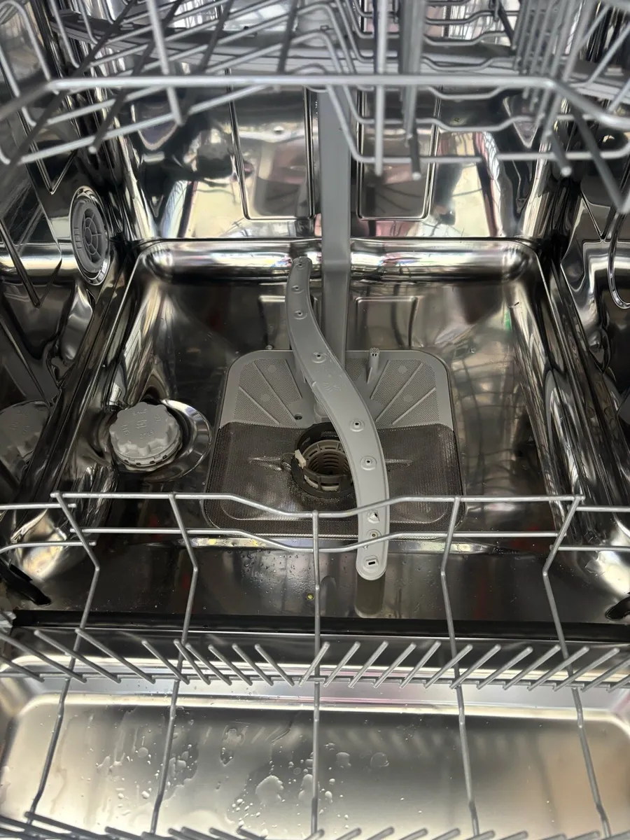 Hot Point A+ Freestanding Dishwasher - Image 3