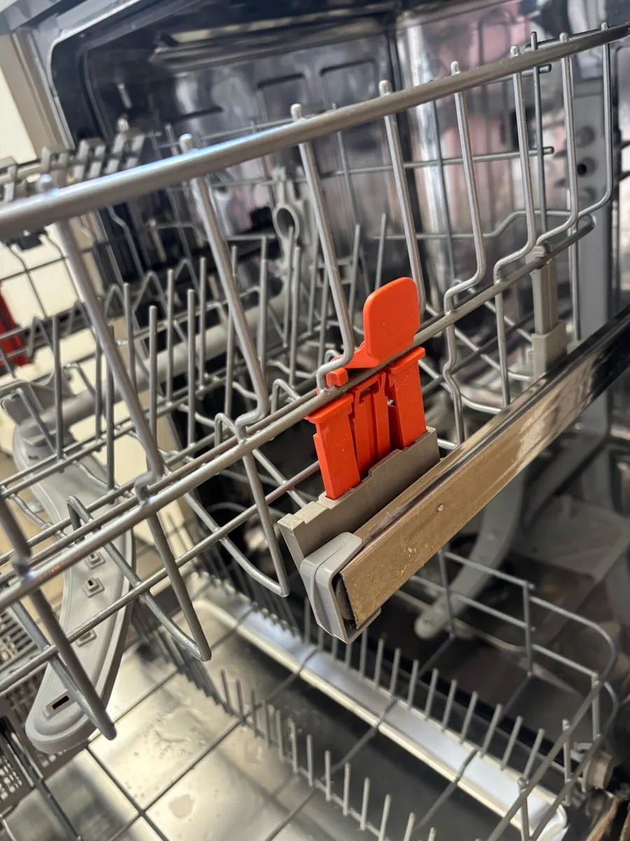 Hot Point A+ Freestanding Dishwasher - Image 4