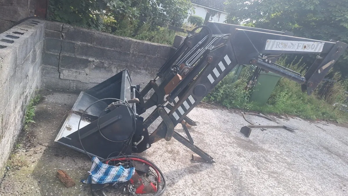 Tractor front loader - Image 4