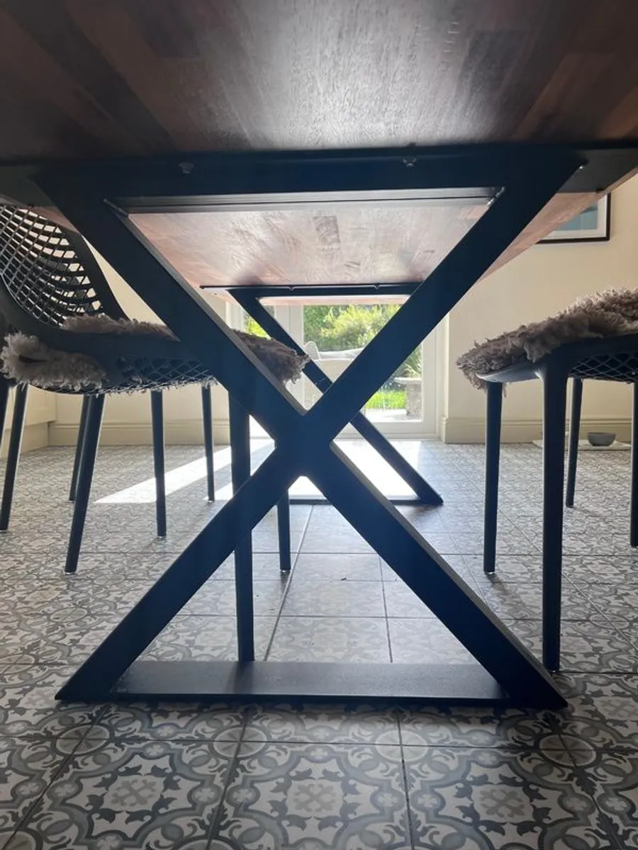 8 seater table - Image 3
