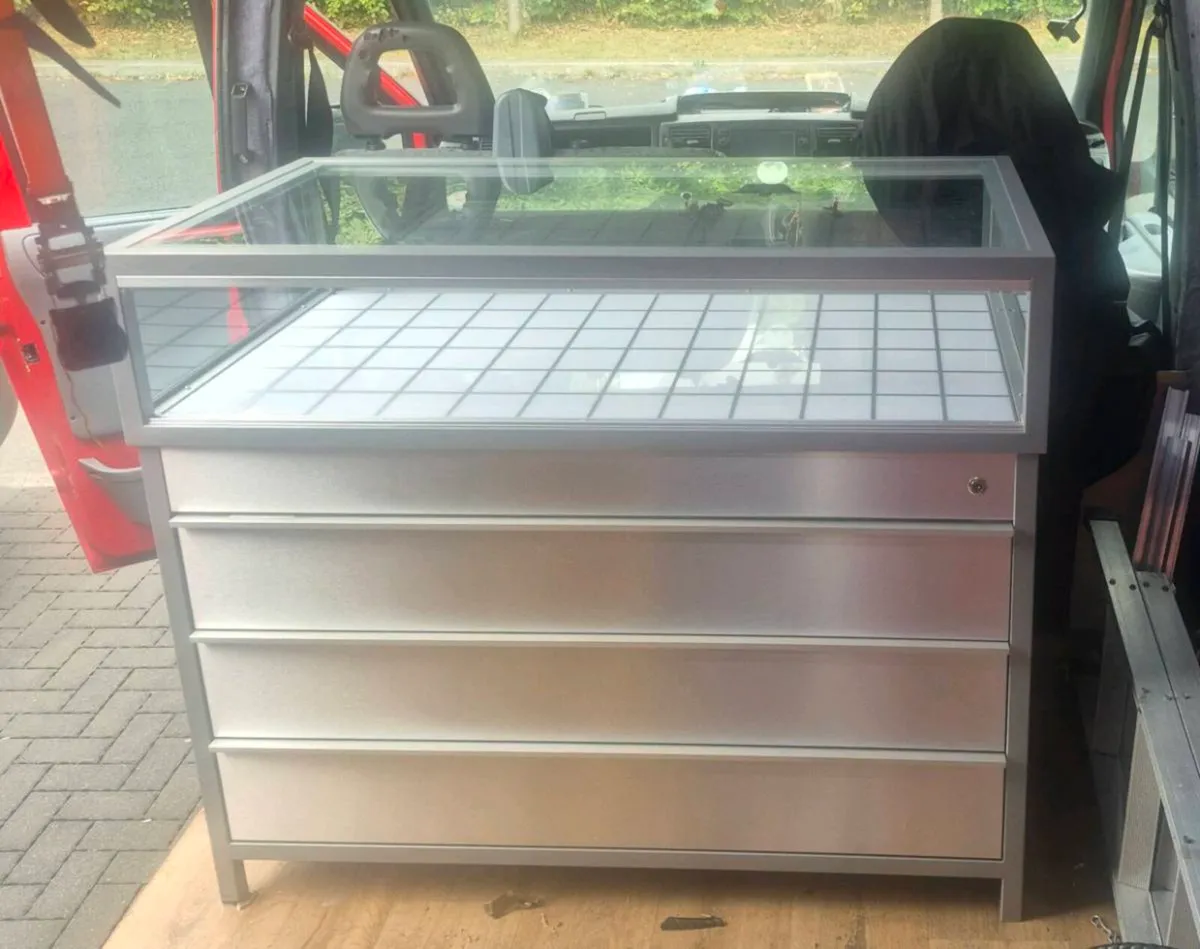 FREE TO TAKE AWAY NEEDED GONE TODAY IT IS PRETTY H - Image 1