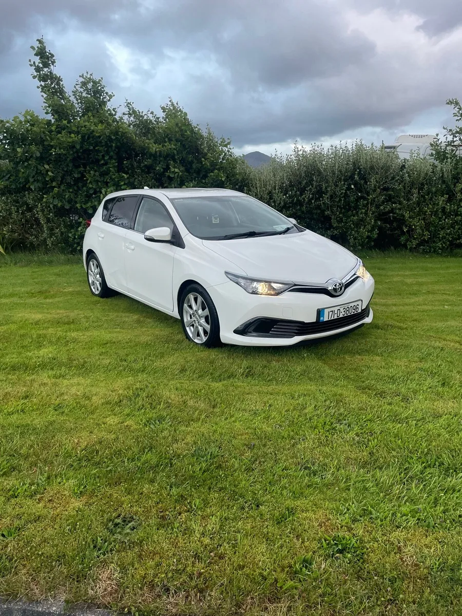 Toyota auris van - Image 1