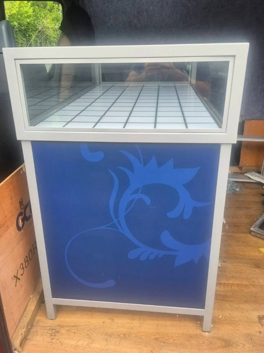 FREE TO TAKE AWAY NEEDED GONE TODAY IT IS PRETTY H - Image 3