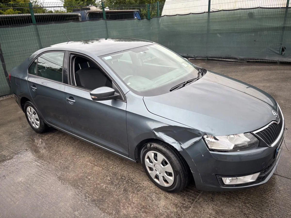 162 Skoda Rapid TDI  Light Damage - Image 2