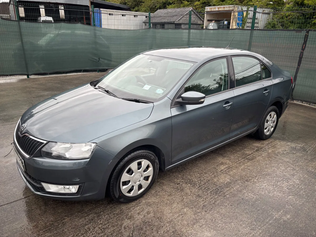 162 Skoda Rapid TDI  Light Damage - Image 1