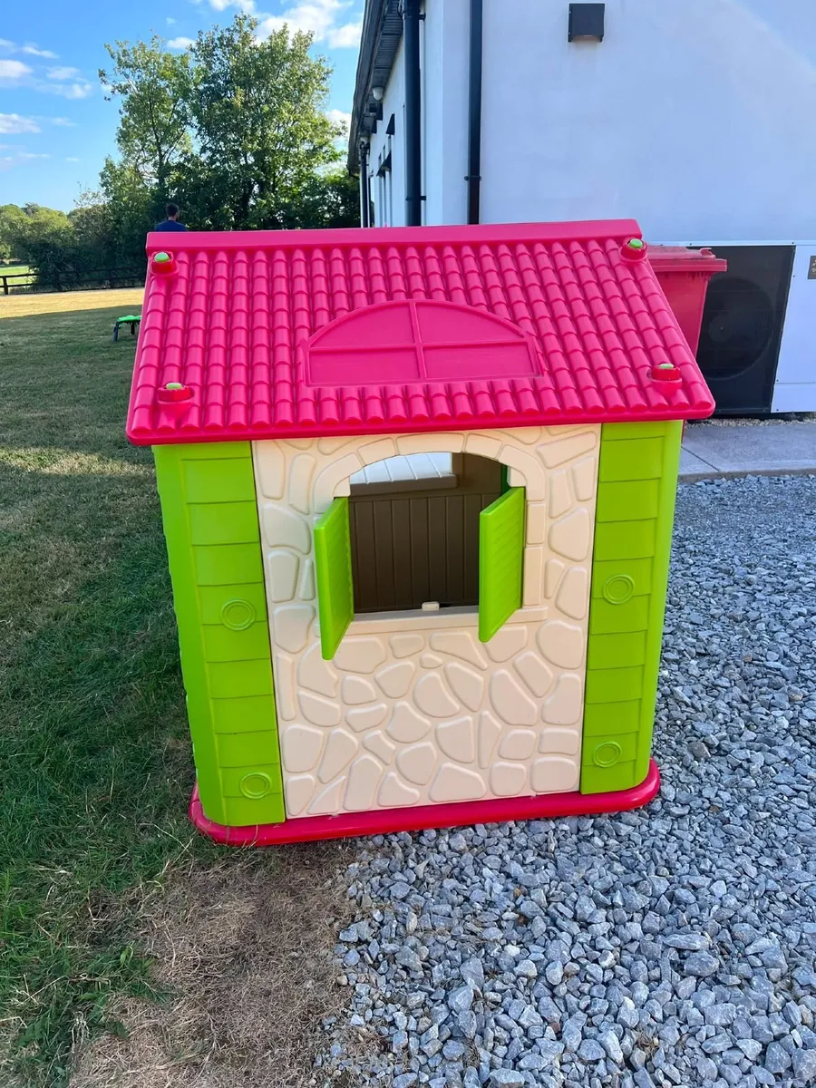 Deluxe Play House with Table and Chairs - Image 1