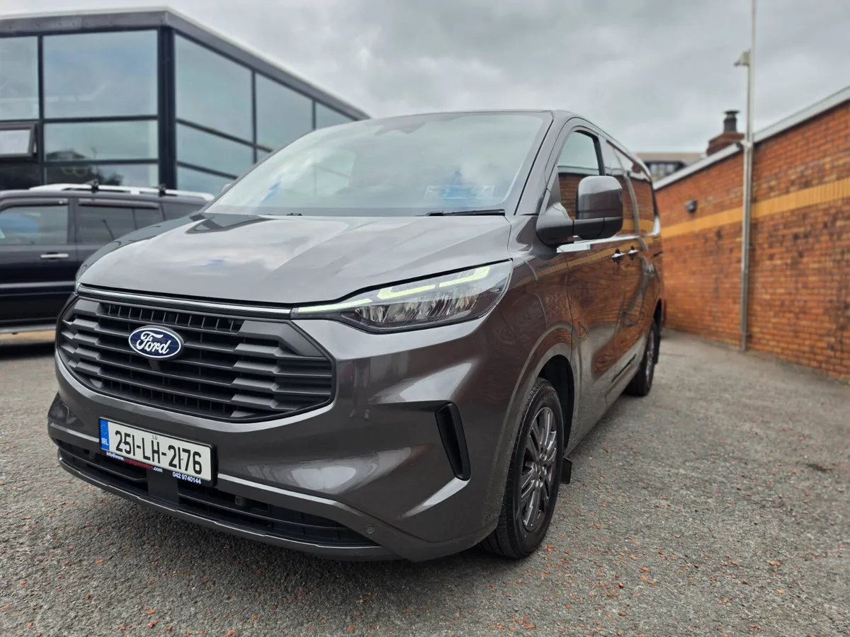 Ford Transit Custom Limited Edition Automatic - Image 3