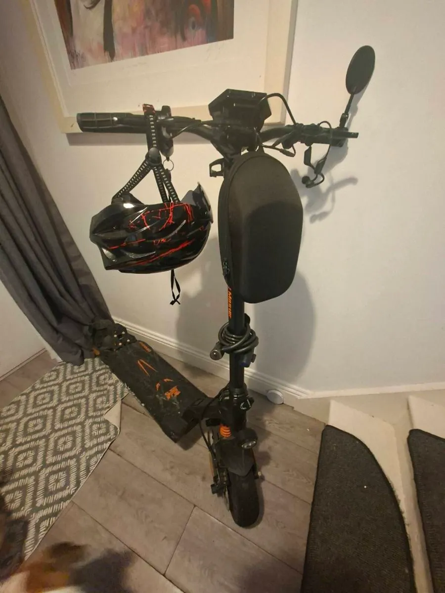 Electric scooter - Image 2