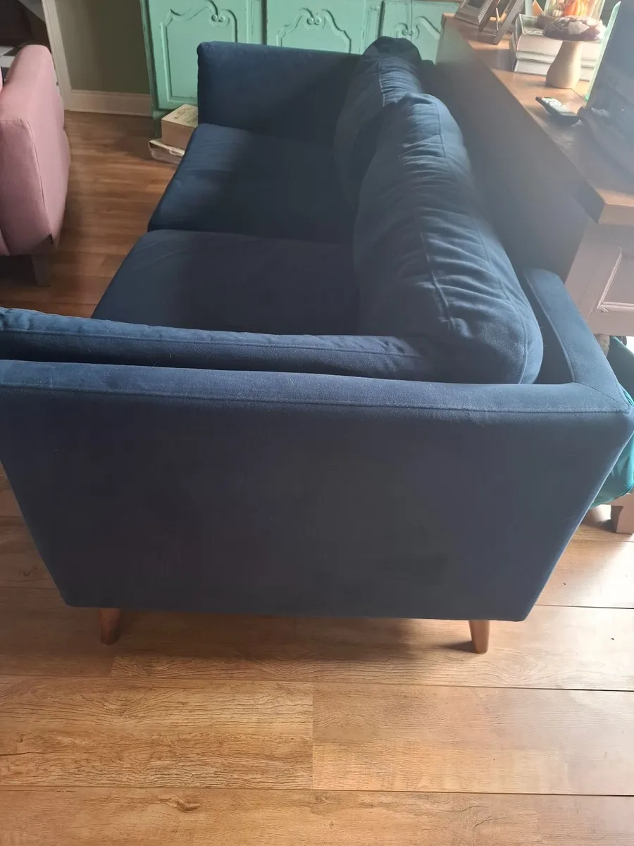 SOFA - Image 1
