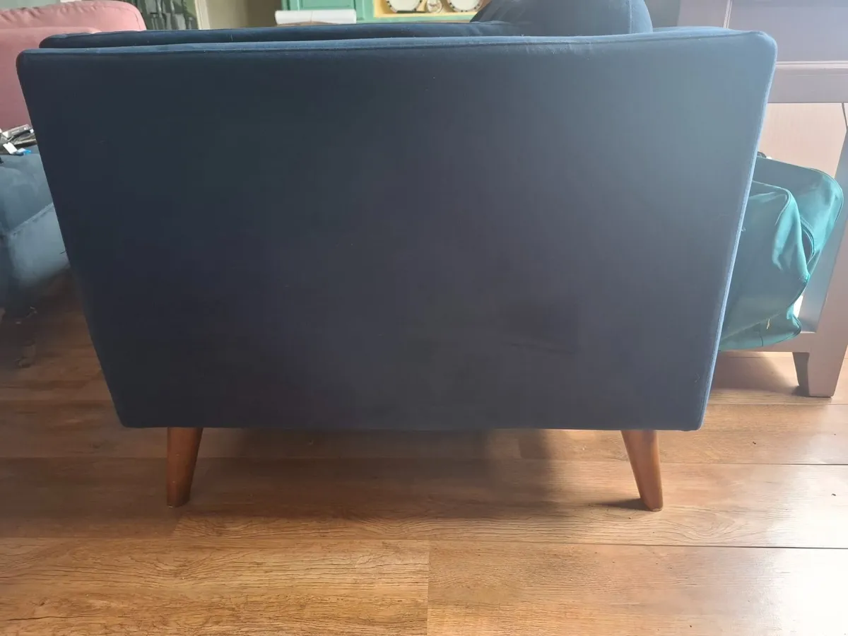 SOFA - Image 3