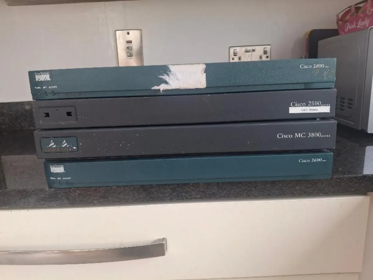 cisco routers x 4 for sale - Image 1