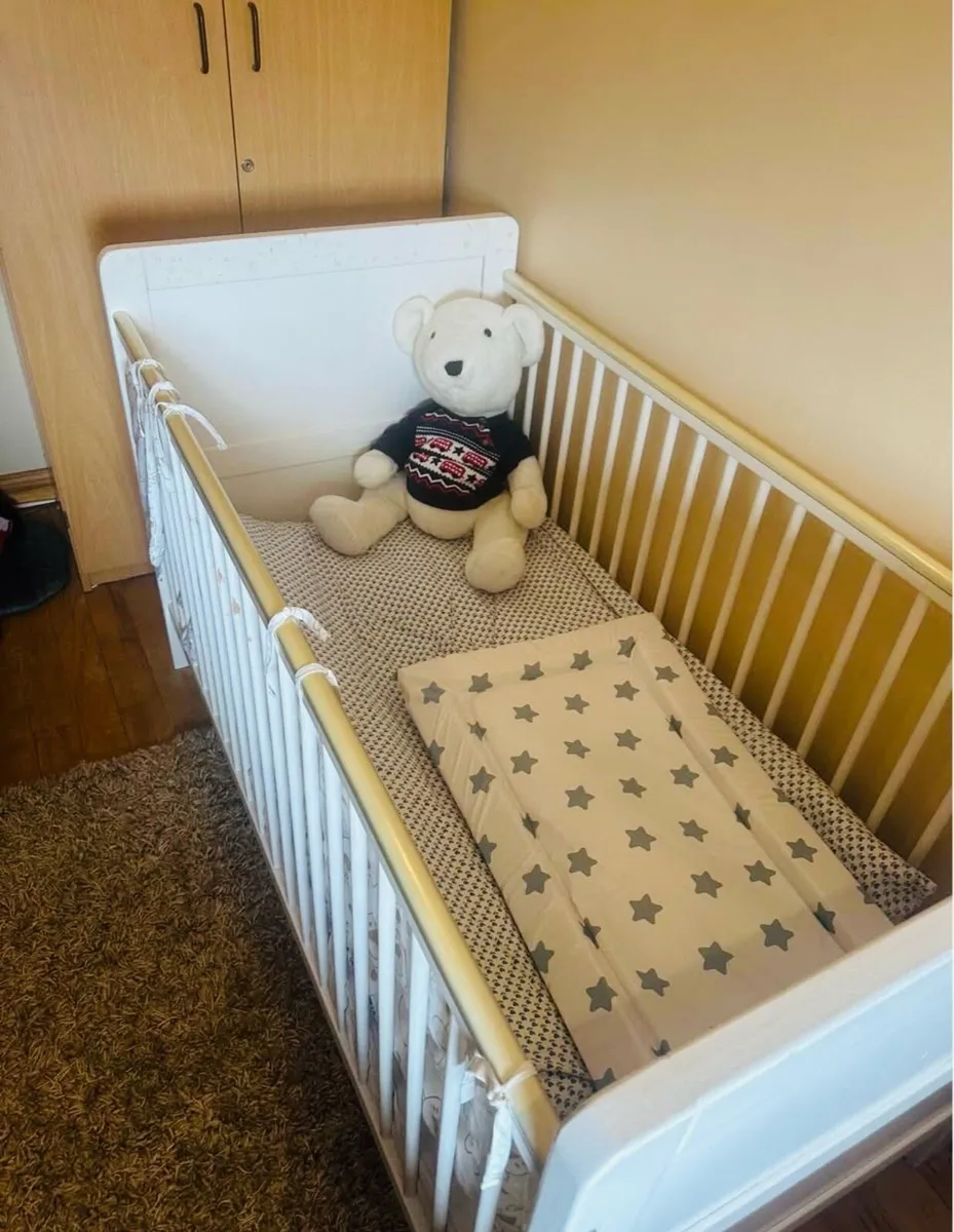 Baby/ toddler cot - Image 3