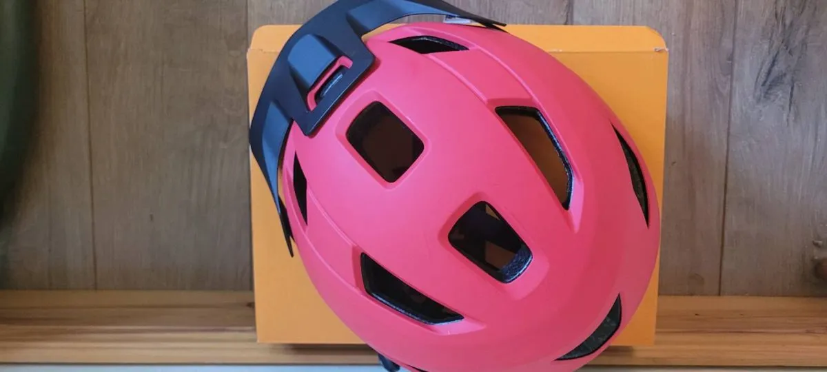 CYCLING HELMET - Image 1