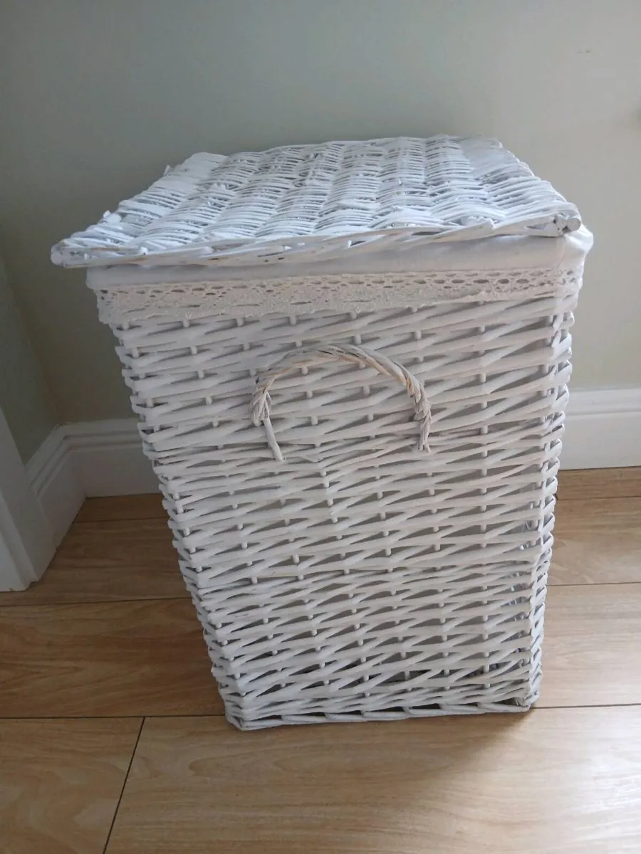 Laundry basket/wicker - Image 2