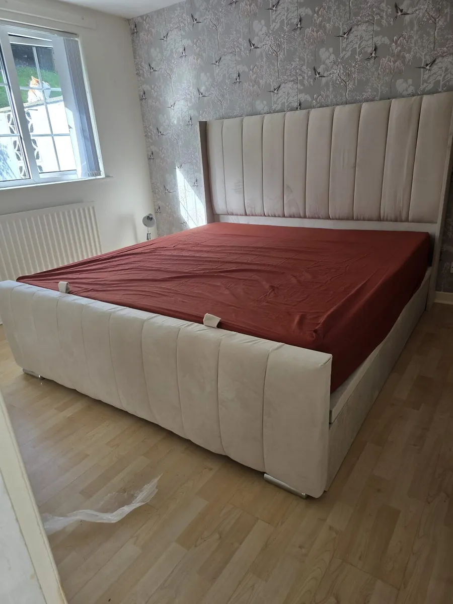 Bed - Image 1