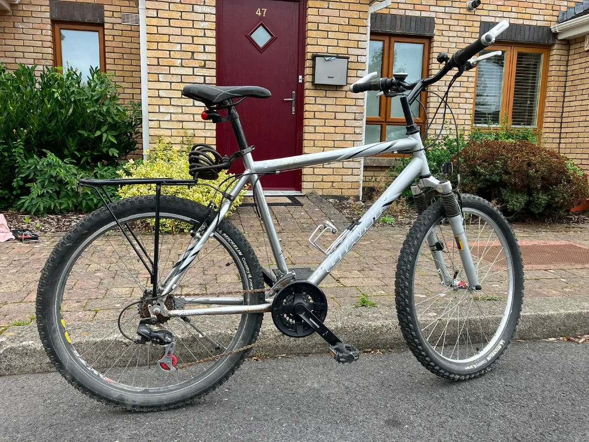 GIANT bicycle - Image 1