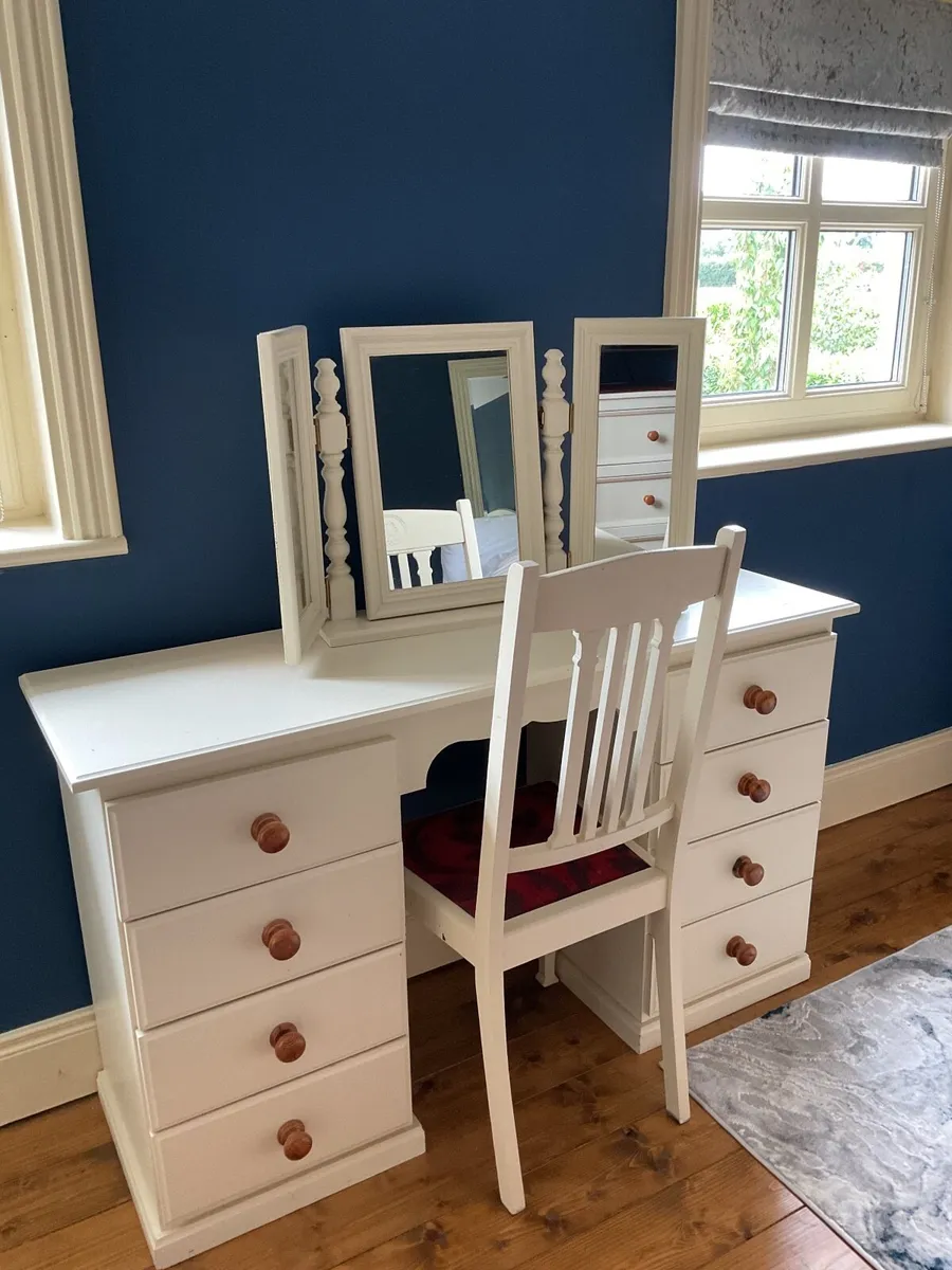 Bedroom furniture - Image 2