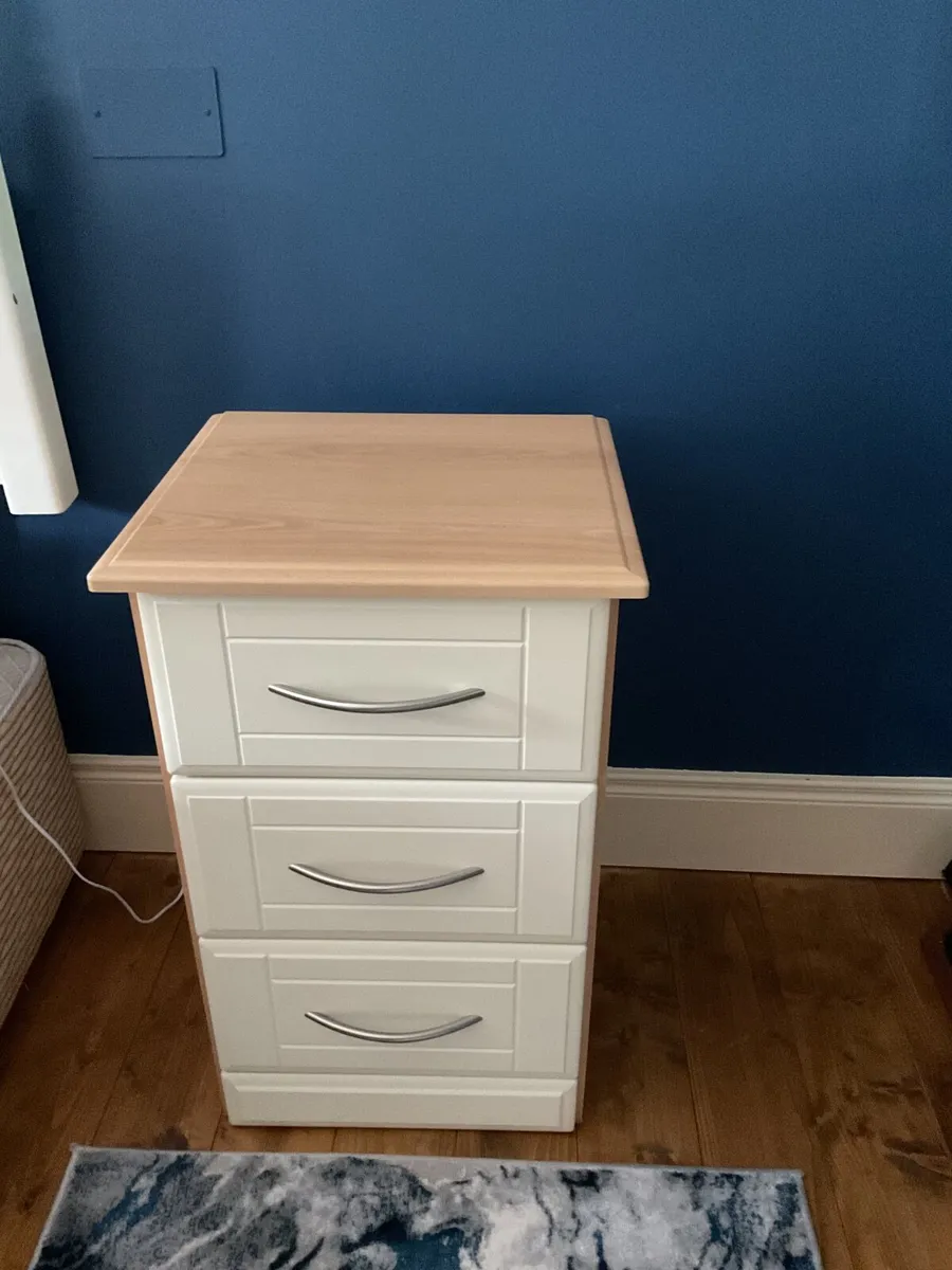 Bedroom furniture - Image 3